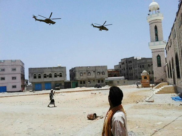 التحالف يعتبر تحرير المكلا رسالة لكل من يدعم الإرهاب في اليمن .