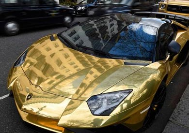 هكذا سخر بريطاني من الثري السعودي صاحب السيارات الذهبية