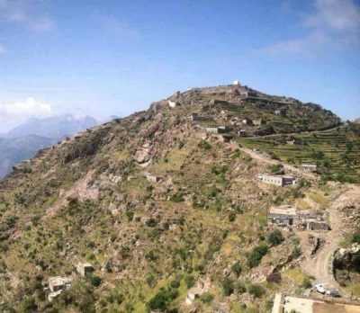 اندلاع المعارك في حيفان جنوب تعز وطائرات التحالف تشن عدة غارات على الحوثيين