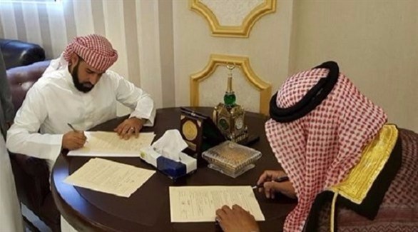 وكيل وزارة الاوقاف اليمنية خلال توقيع اتفاقية الحج مع الجانب السعودي (أرشيف)