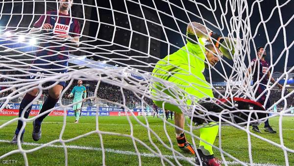 برشلونة يلاحق ريال مدريد ويفوز على ايبار برباعية نظيفة