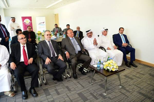 رئيس الجمهورية يزور ميناء حمد الدولي ويصل الى الرياض