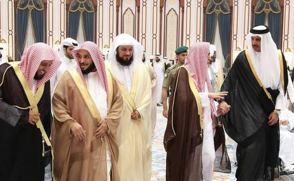 ماذا علق الشيخ العريفي والشيخ القرني على قطع علاقات السعودية مع قطر؟!