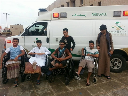 أركان حرب المنطقة الخامسة يتفقد جرحى الجيش الوطني ويطمئن على صحتهم