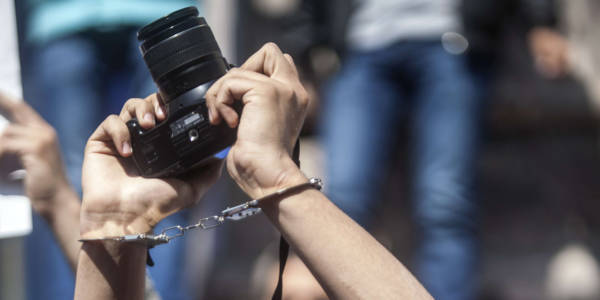 دعوات للإفراج عن 41 صحافيا وموظفا اختطفتهم مليشيا الحوثي بصنعاء