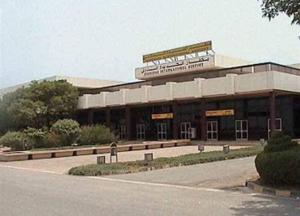 الجيش الوطني يعلن السيطرة على مطار الحديدة