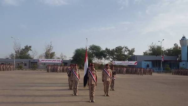 مأرب تشهد عرضاً عسكرياً بمناسبة تخرج الدفعة الأولى لتأهيل الضباط