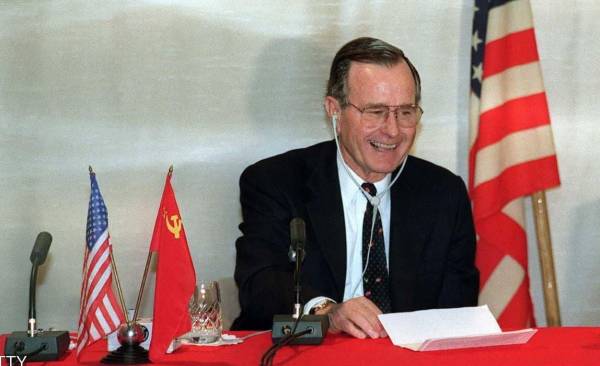 وفاة جورج بوش الأب (الرئيس الاسبق للولايات المتحدة الامريكية)