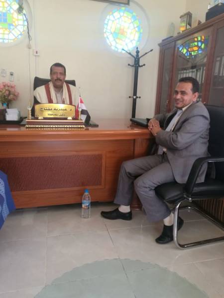 ناقشا أوضاع نازحي المحافظة في مأرب.. وكيل محافظة ريمة يلتقي وكيل محافظة مأرب