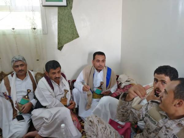 أكد على أهمية الالتفاف حول القيادة الشرعية.. وكيل ريمة يلتقي شباب واعيان مديرية كسمة