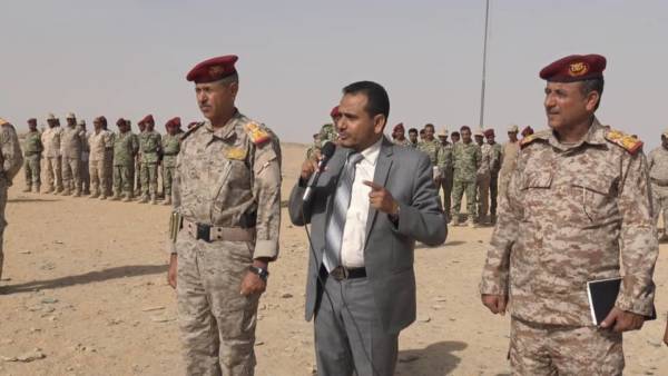 وكيل محافظة ريمة “العسل” يزور معسكر التدريب بالرويك (صور)