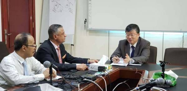 وكيل مصلحة الجمارك “الدهني” يناقش مع السفير الكوري سبل التعاون في المجال الجمركي