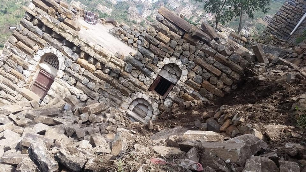 ريمة.. انهيارات صخرية تثير هلع المواطنين