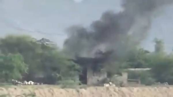 انفجار ضخم يهز الحديدة ومصدر عسكري يكشف التفاصيل