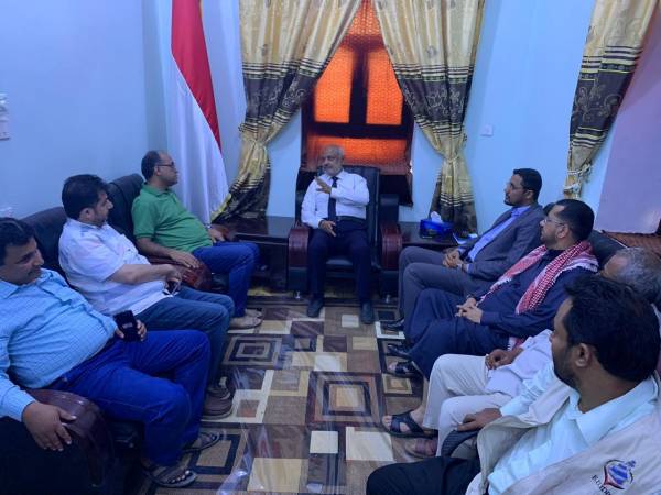 محافظ الحديدة يستقبل وفد مؤسسة التواصل والمهندس الوطني للانشاء ببرنامج الأمم المتحدة