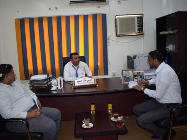 وكيل محافظة الحديدة “القديمي” يناقش مع الوليدي الإحتياجات العاجلة لمواجهة كورونا في محافظة الحديدة ..