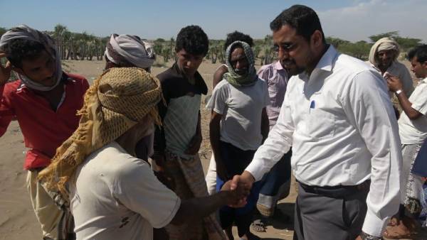 وكيل اول محافظة الحديدة “القديمي” يتفقد اوضاع المواطنين في مديرية الدريهمي