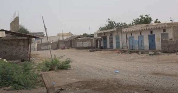 مليشيات الحوثي تستهدف الاحياء السكنية في في التحيتا وحيس جنوب الحديدة