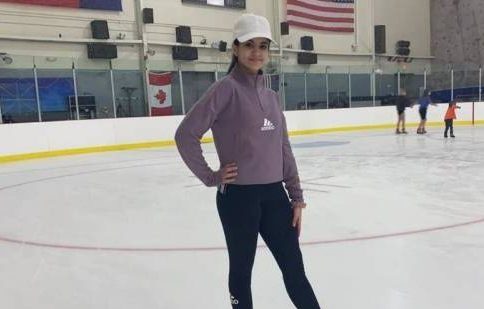 شاهد الفتاة السعودية ملك الشايع تفاجئ ابناء بلدها بهذا الرقص من أمريكا… فما قصتها؟