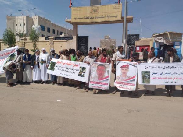 حذروا من اشعال فتنة.. ابناء المحويت بمارب يرفضون اطلاق سراح المتهمين بقتل الشرفي