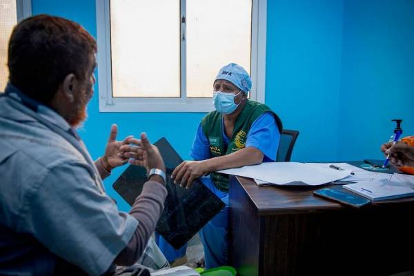 اغاثي الملك سلمان يدشن حملة طبية تطوعية لجراحة المخ والأعصاب في شبوة
