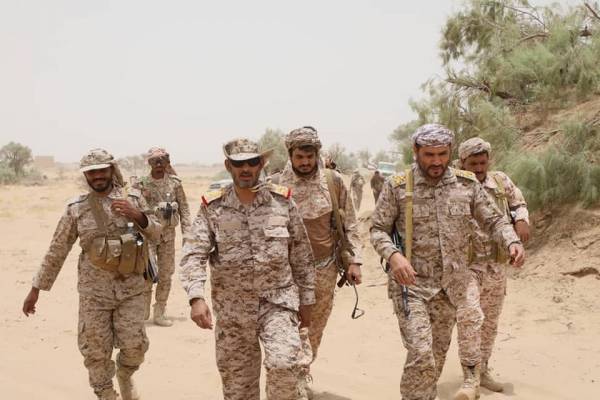 رئيس هيئة الأركان يتفقد سير العمليات القتالية شمال غرب محافظة مارب