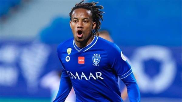 ما حقيقة اعتزال كاريلو وهل هو سعيد مع الهلال؟!