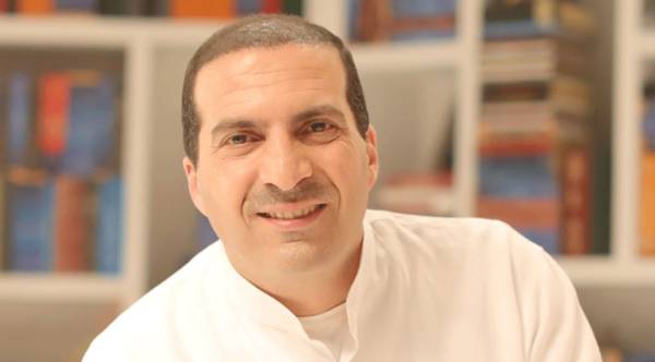 حقيقة وفاة الداعية المصري الدكتور عمرو خالد