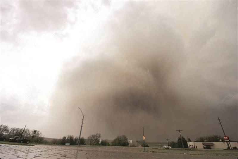 اليمن في مرمى عاصفة مدارية محتملة