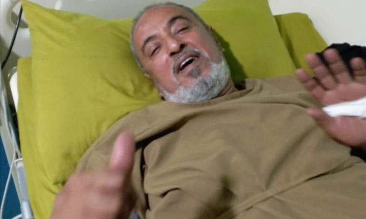 الفنان اليمني قاسم عمر قاسم يفقد بصره ويعاني من مضاعفات السكري