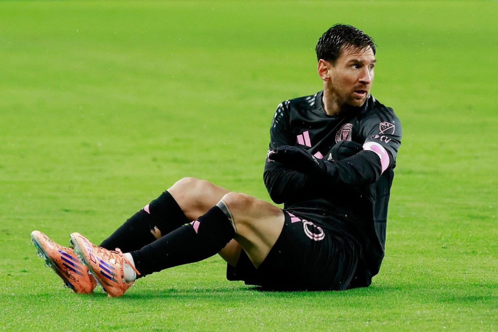 ميسي يسجل هدفًا تاريخيًا في مباراة إنتر ميامي أمام ناشفيل رغم الخسارة