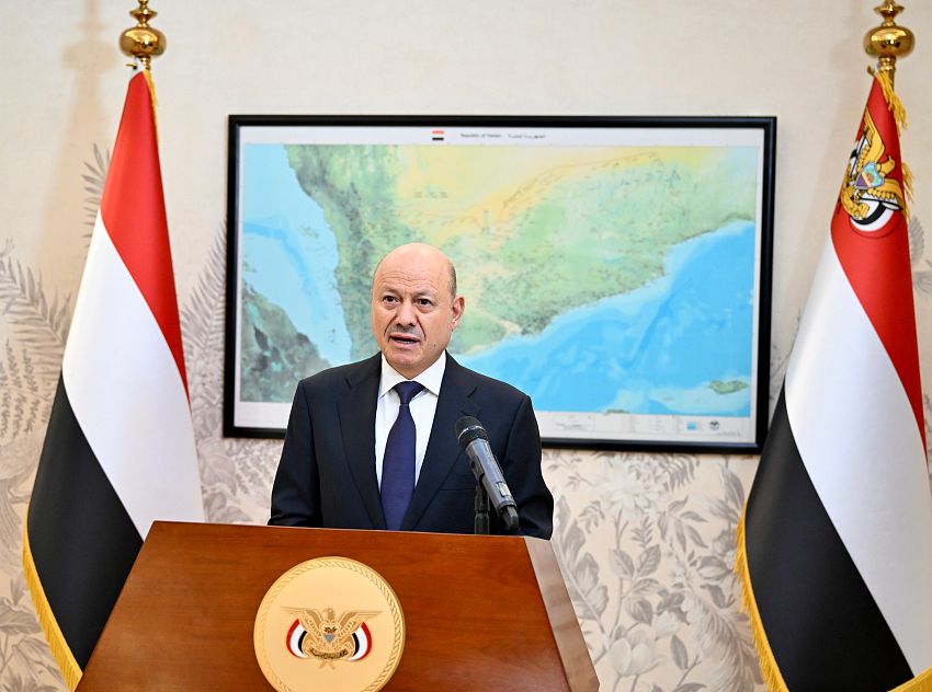بيان الرئيس رشاد العليمي يعلن استئناف تصدير النفط ويوجه بصرف الرواتب وإنهاء الانقلاب