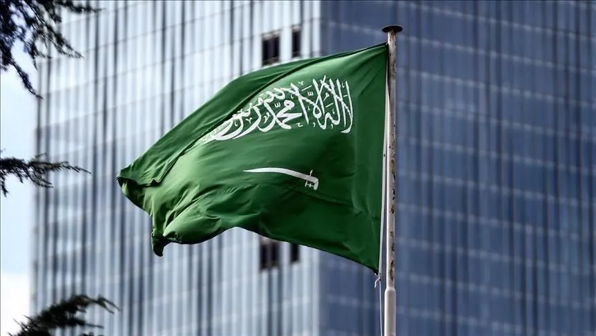 لكل مقيم في السعودية.. الجوازات تحسم شروط تمديد تأشيرة الزيارة عبر أبشر