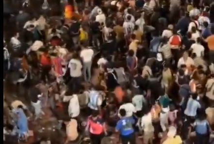 بسبب بلاغ كاذب.. نهائي كأس العالم في عدن ينتهي بحالة ذعر وتدافع جماعي في المنصورة