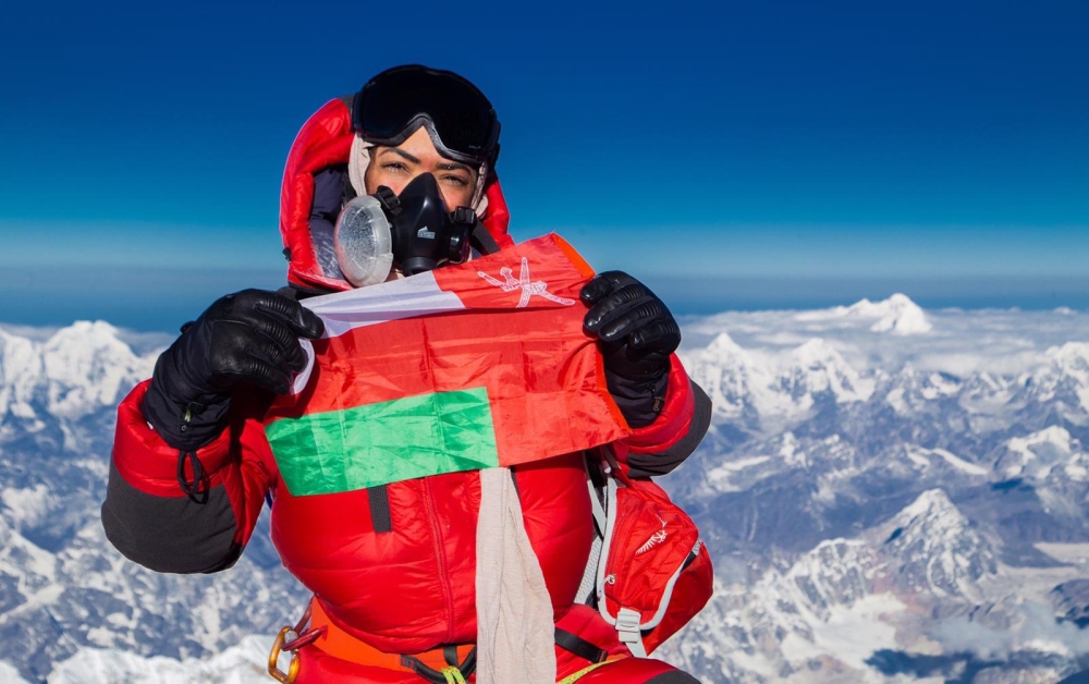 برفقة النيبالي الشهير نيرمال بورجا.. وفاة المتسلقة العمانية نظيرة الحارثي بانهيار ثلجي في باكستان (فيديو)