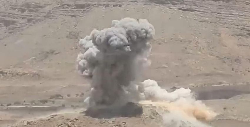الطيران الحربي يقصف تمركزات لمليشيا الحوثي شرقي وغربي مدينة تعز