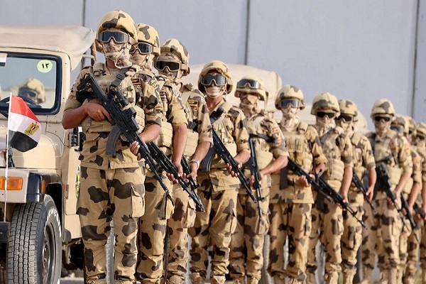 الرئيس السيسي يترأس اجتماعاً لمجلس الدفاع الوطني المصري لإقرار إجراءات حماية أمن المملكة العربية السعودية