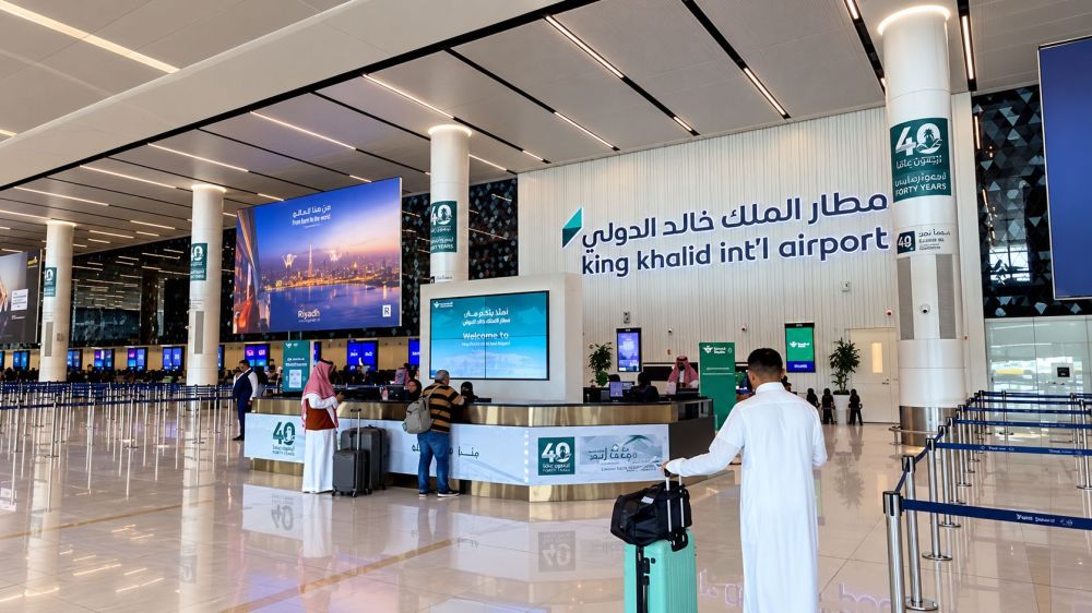 تعليق العمليات التشغيلية في مطار الملك خالد بالرياض بعد تعرضه لاعتداء